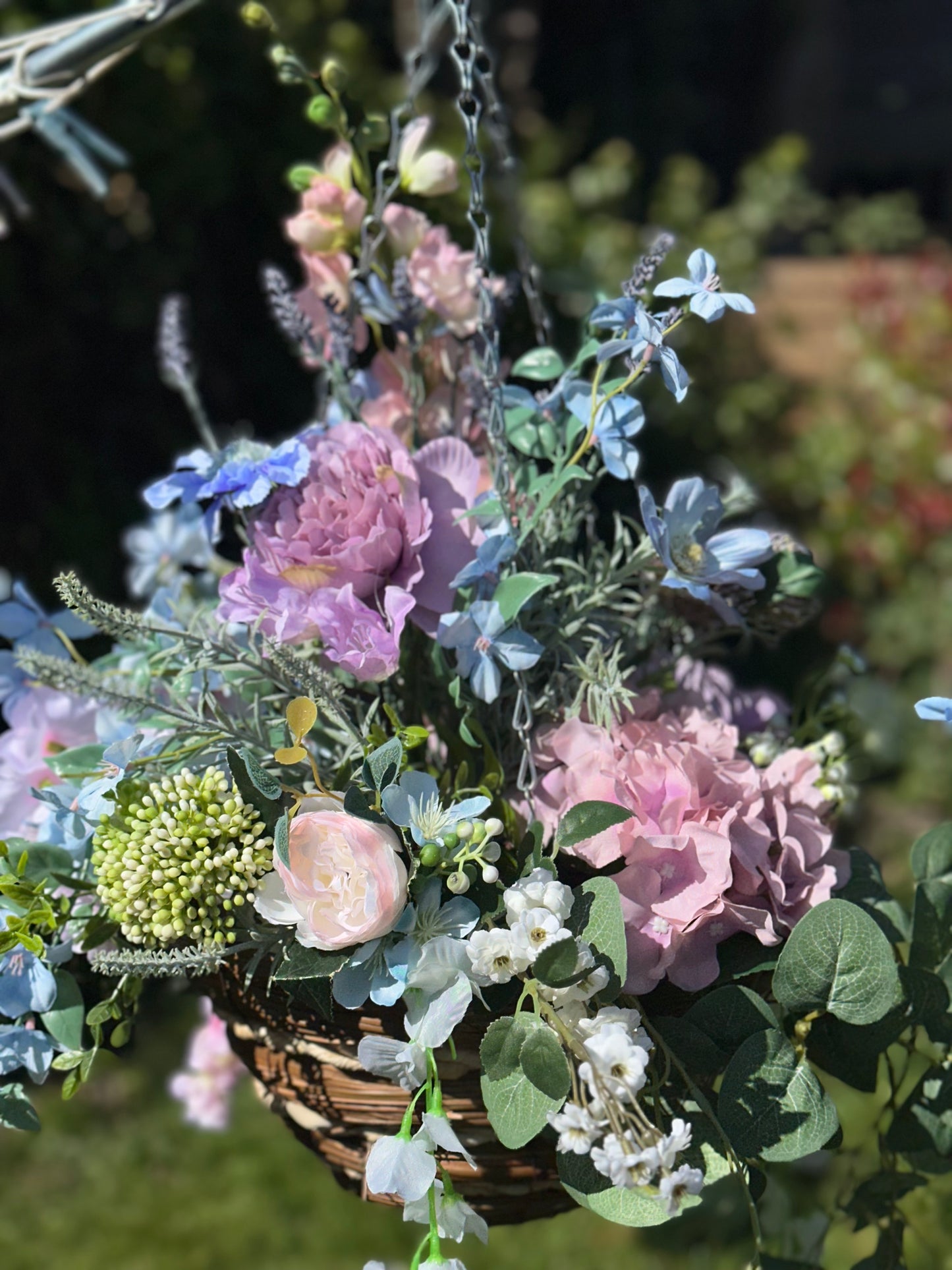 Tallulah hanging baskets & wreath