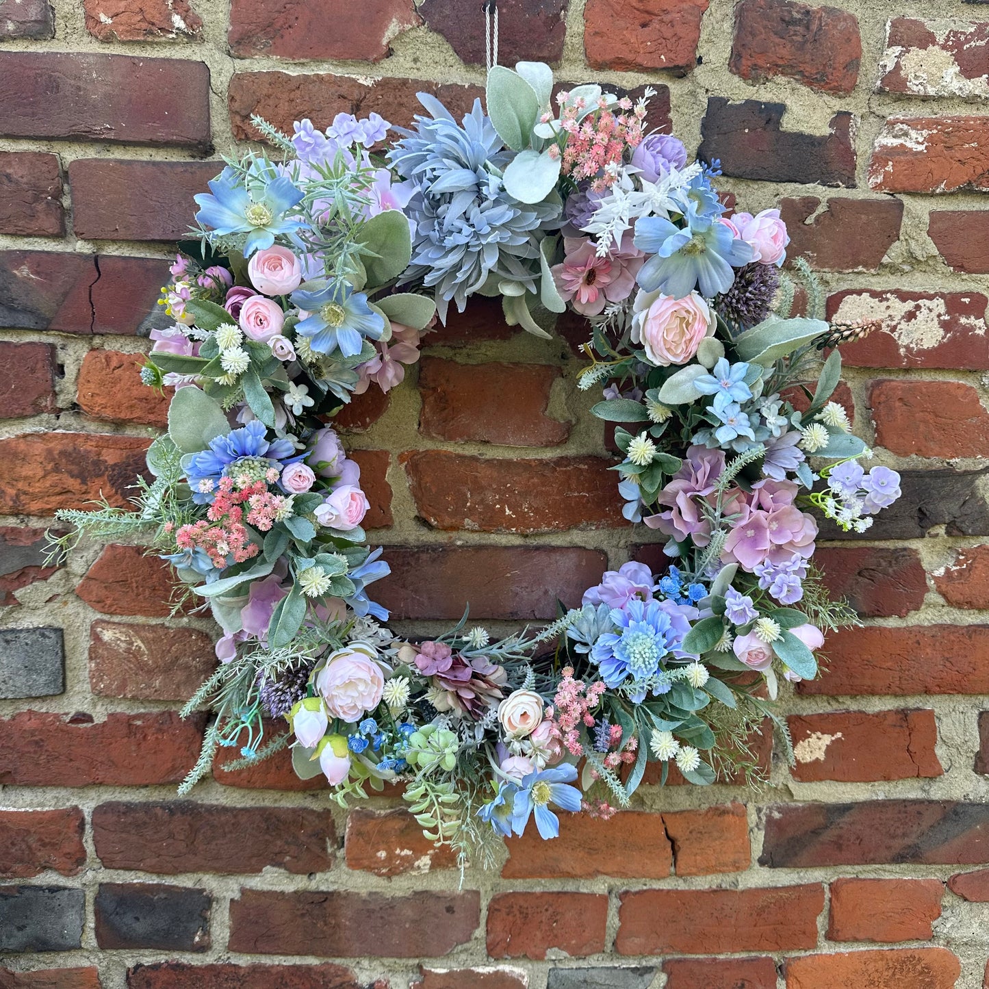 Tallulah hanging baskets & wreath