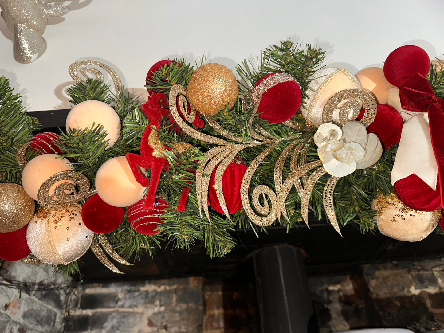 Luxury soft garland in gold, beige & burgundy