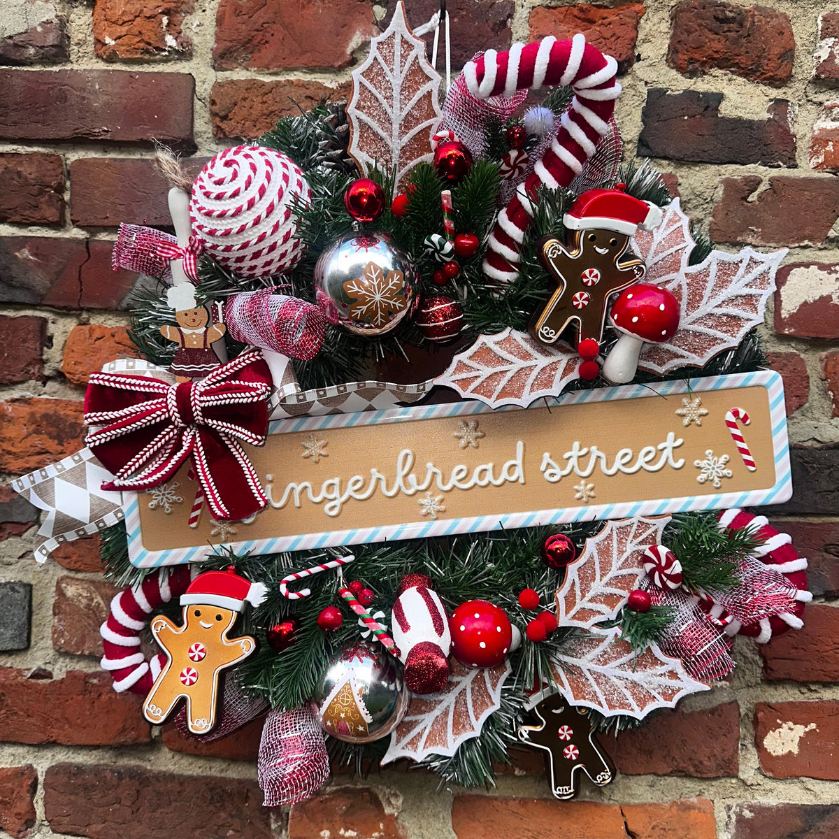 “Oscar” Large gingerbread & candycane wreath