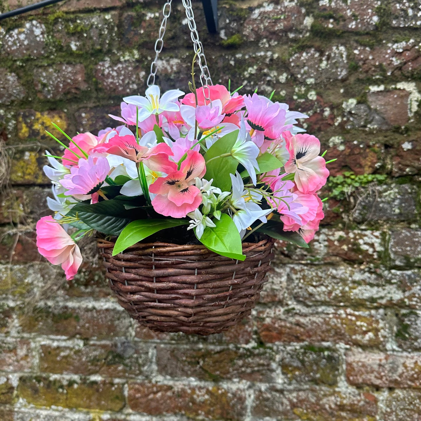 Petite pinky hanging basket