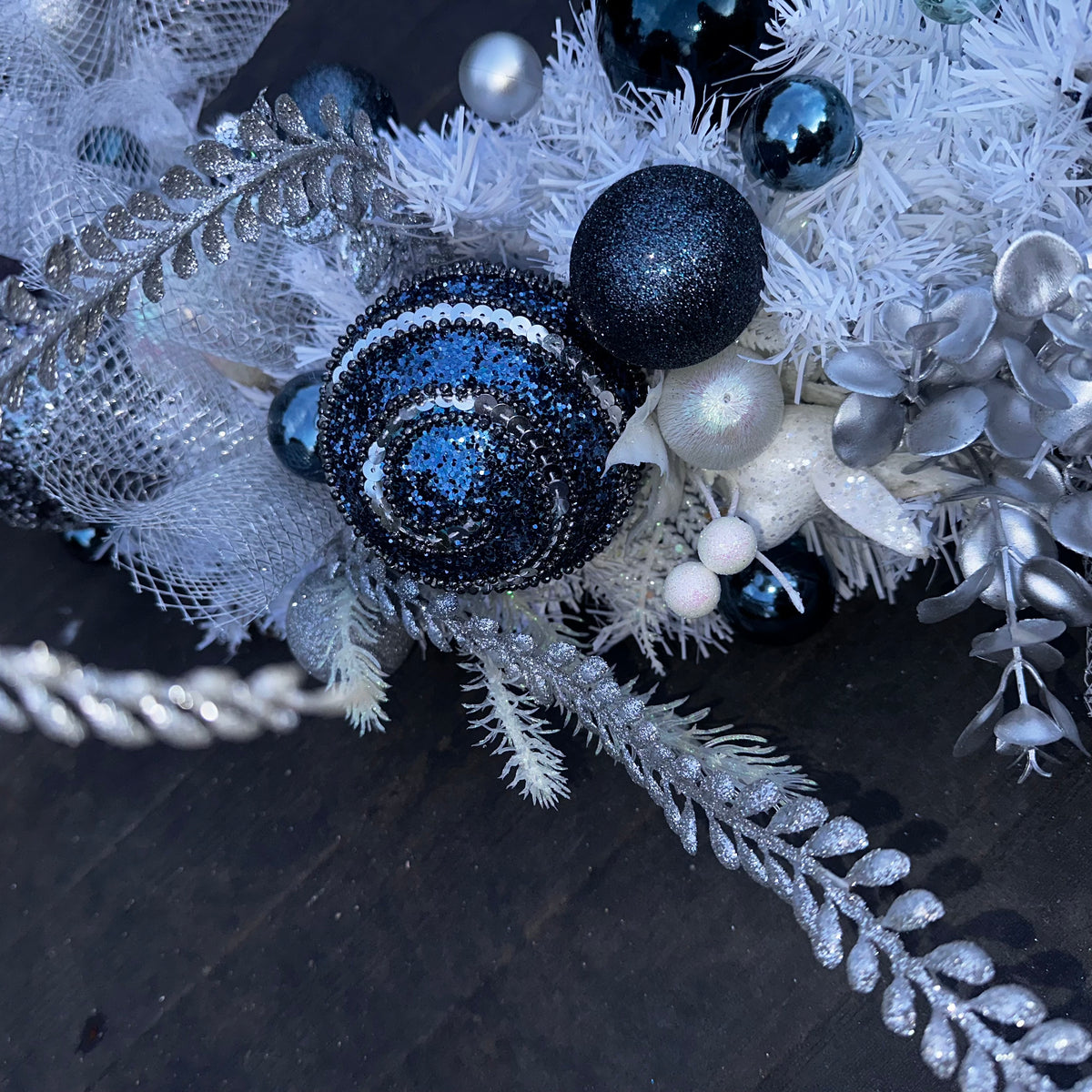Marcie 6ft Garland. White ( double thickness) with white, blue, silver & grey