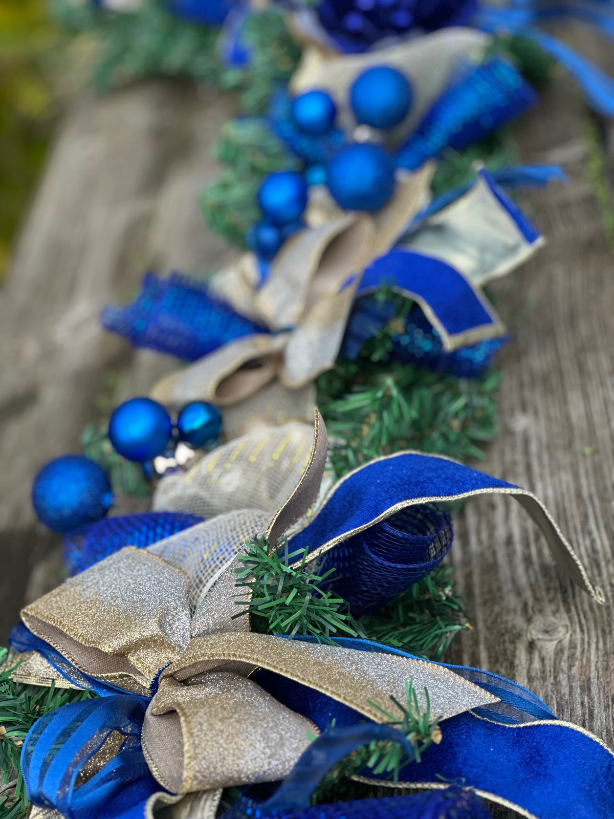 Duchess 9ft Garland Royal Blue & Champagne