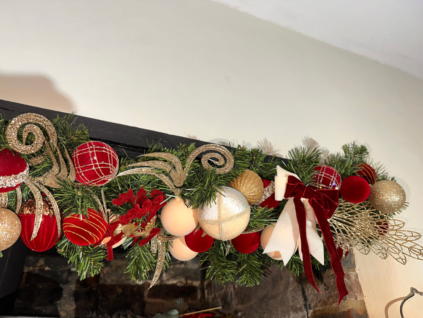 Luxury soft garland in gold, beige & burgundy