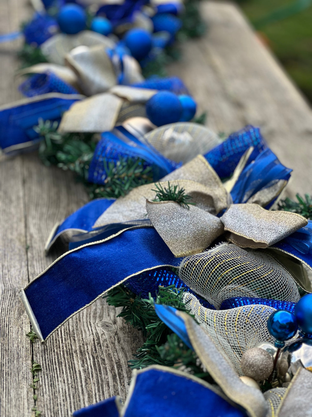 Duchess 9ft Garland Royal Blue & Champagne
