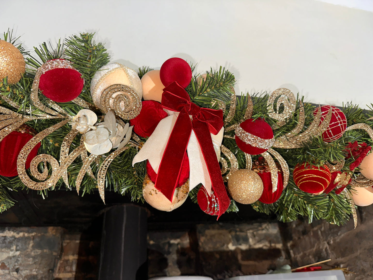 Luxury soft garland in gold, beige & burgundy