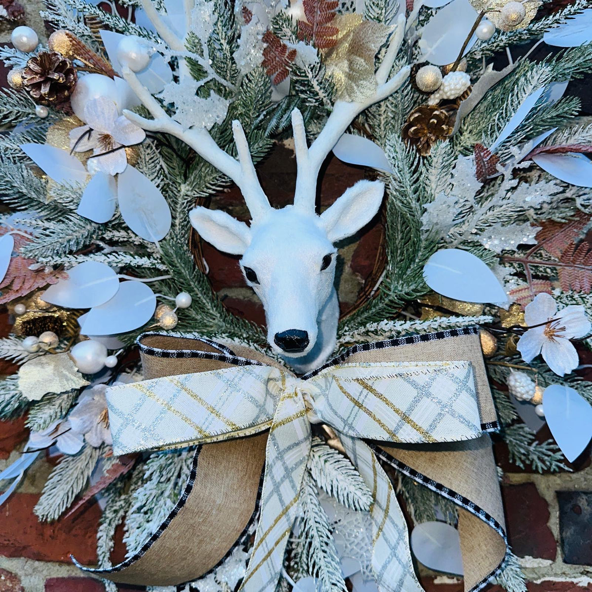 “Faline” deer head wreath. With removeable bow. Magical White,bronze & beige accents