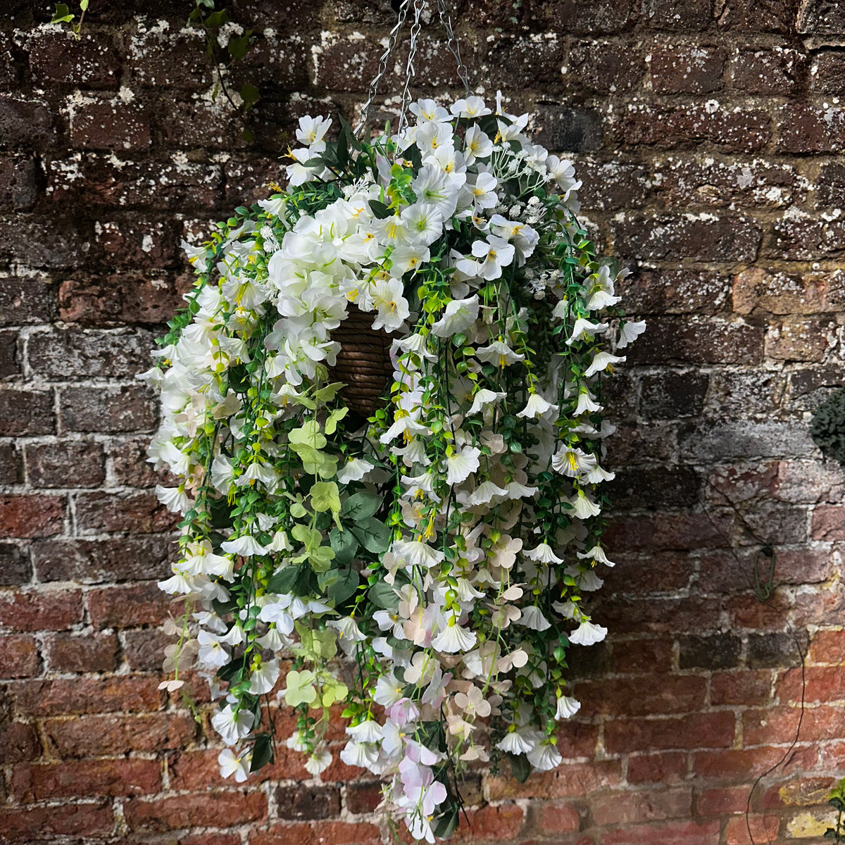 “Fresh” white standard hanging basket