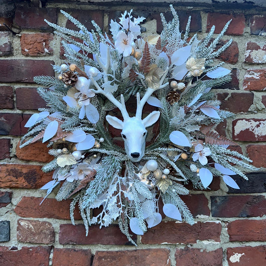 “Faline” deer head wreath. With removeable bow. Magical White,bronze & beige accents