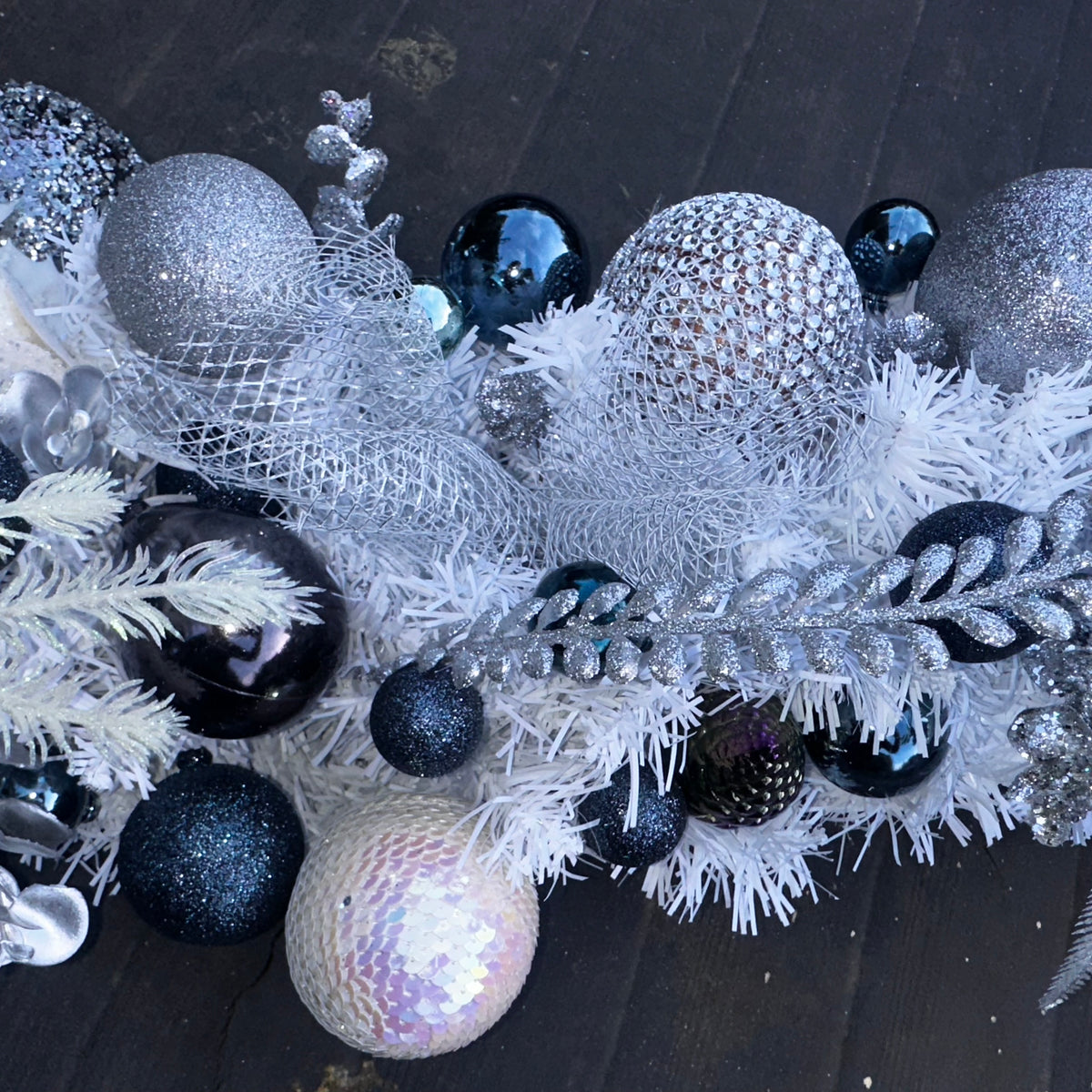 Marcie 6ft Garland. White ( double thickness) with white, blue, silver & grey
