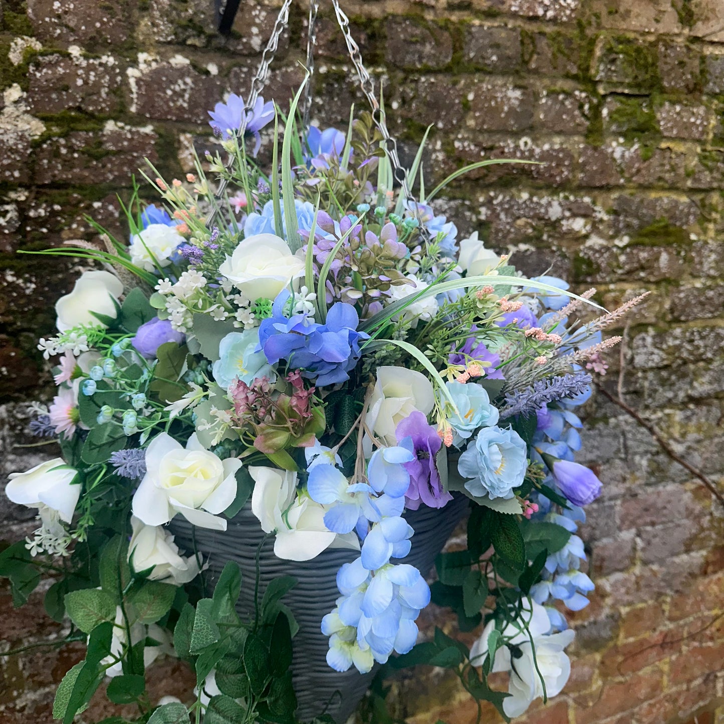 Pair of all year luxury hanging baskets 🩷