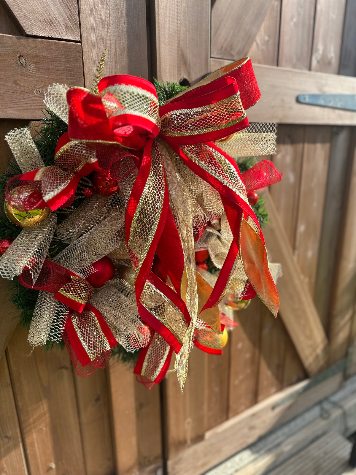 Rochelle luxury velvet Red & Gold Wreath