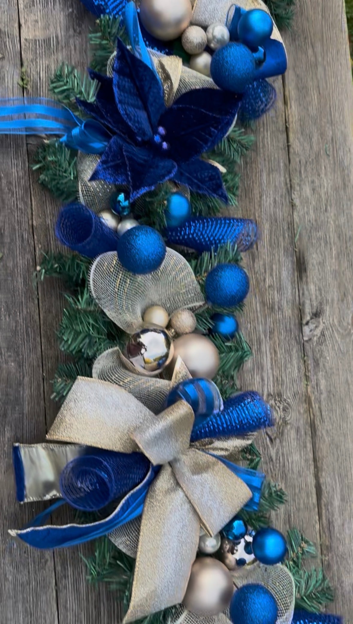 Duchess 9ft Garland Royal Blue & Champagne